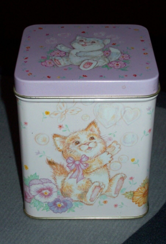 Vtg 1989 CURRENT Metal Tin TRINKET BOX w/ Kittens Playing with Bubbles