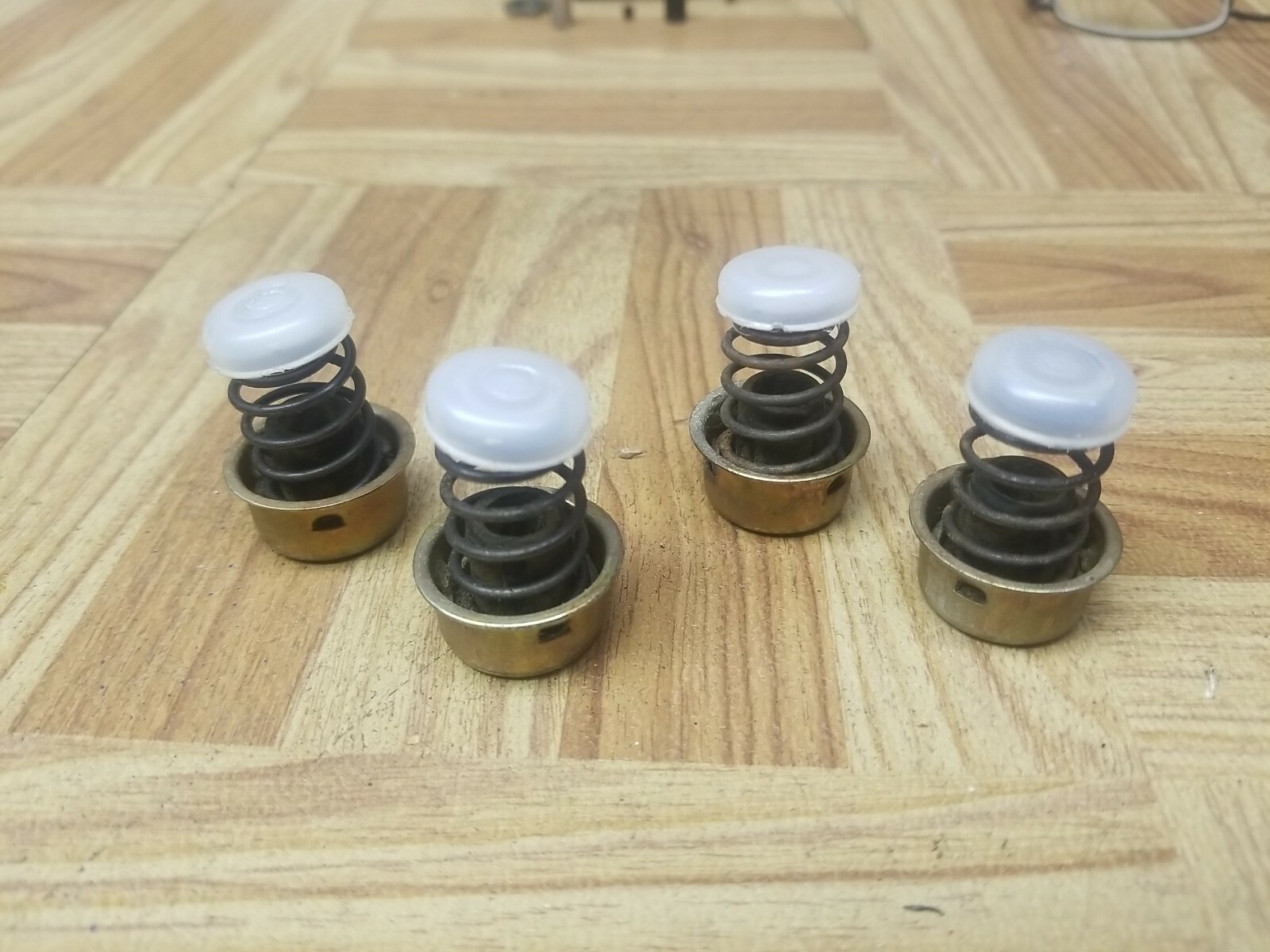 Dual 1229 Set of 4 Mounting Suspension Springs Turntable eBay