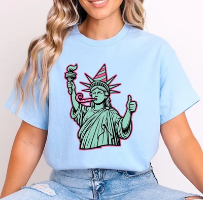 Vector Style Statue of Liberty 4th of July Patriotic Comfort Tee