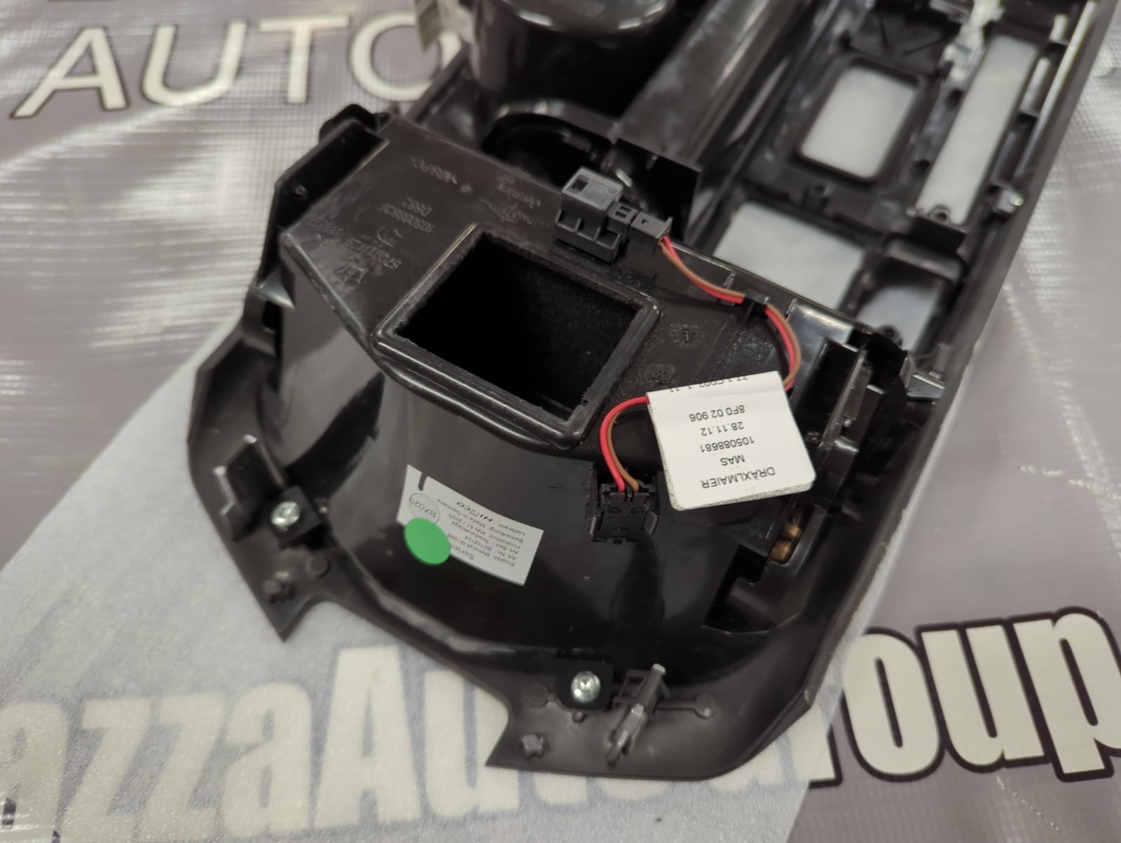 OEM Maserati Center Console Compartment, Ghibli, Quattroporte, 17-18, 673010486