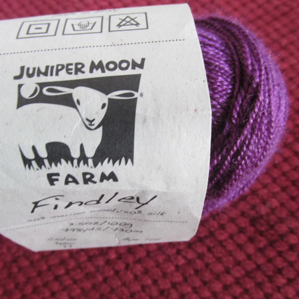 Enebro Luna Findley Hilo Merino/Seda #127Tyrlan 100g/798y Encaje Púrpura Foto 4 de 4