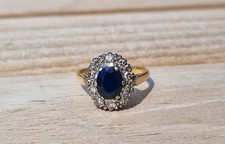 18ct Yellow Gold Halo Ring Oval Blue Sapphire & Diamond, Size M