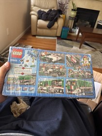 LEGO City 60025 Grand Prix Truck Facvtory sealed New Box -