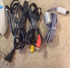 SEGA Dreamcast Console HKT-3020 White +Controllers +Visual Memory Card +Wires VG