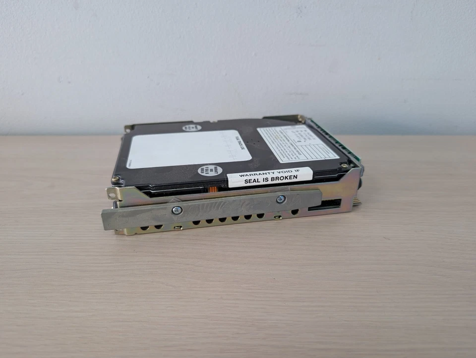 Vintage Imprimis 94205-51 77747201 40MB 5.25" Hard Disk Drive - Image 3 of 4