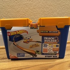 New Hot Wheels DWW95 Track Builder Stunt Box 35 Pieces