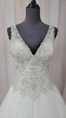Mary's Bridal D8113 Dress Crystal Beaded Tulle Ball Gown V Neck Princess Wedding - Picture 2 of 9
