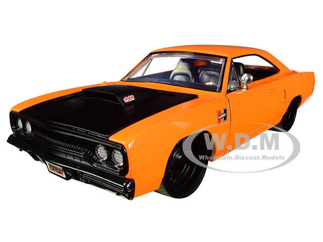 1970 PLYMOUTH ROAD RUNNER ORANGE METALLIC 1/24 DIECAST MODEL CAR