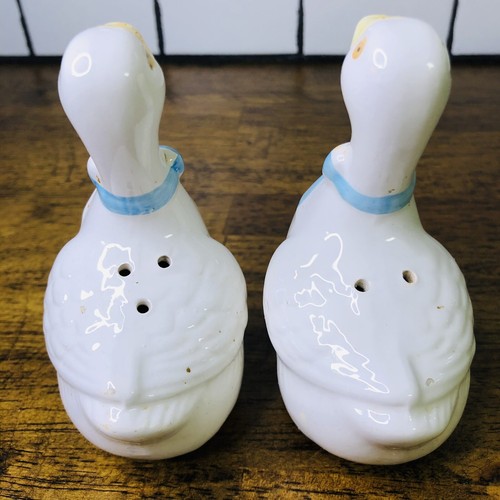 Vintage Goose Geese Salt & Pepper Shakers Blue Ribbon Bow - Picture 4 of 5