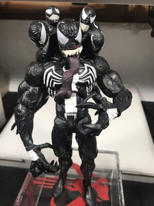 marvel diamond select venom