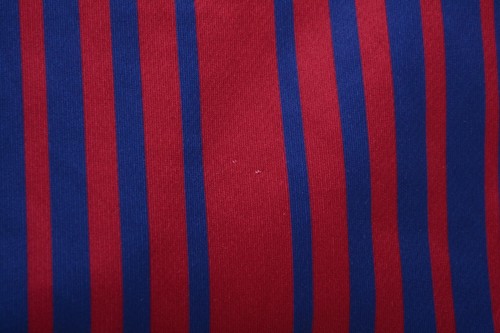 BARCELONA 2017/2018 HOME FOOTBALL SHIRT NIKE 6-7 YEARS - Picture 3 of 7