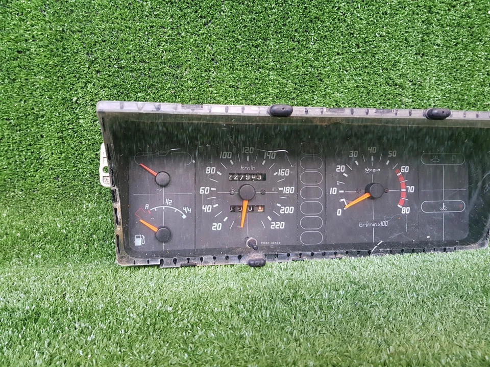 Cuadro de instrumentos velocímetro citroen bx no probado Foto 2 de 4