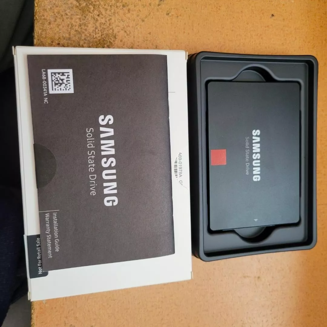Samsung 860 pro 512gb ssd top