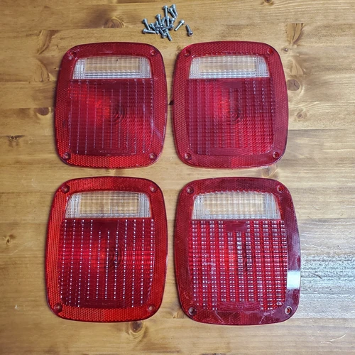 DOTSAEA16(2)rs2t13 fits 5371 Universal Truck Trailer Tail Light Lense w/ Screws