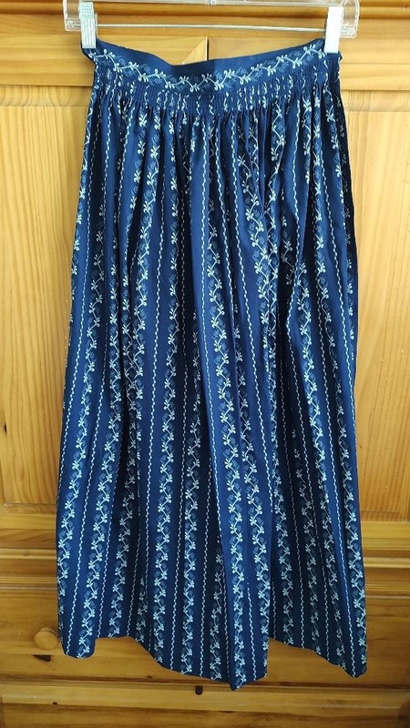 Vintage ~ Hammerschmid Dirndl Apron ~ Germany~Blue White Scroll Design ~ Cotton