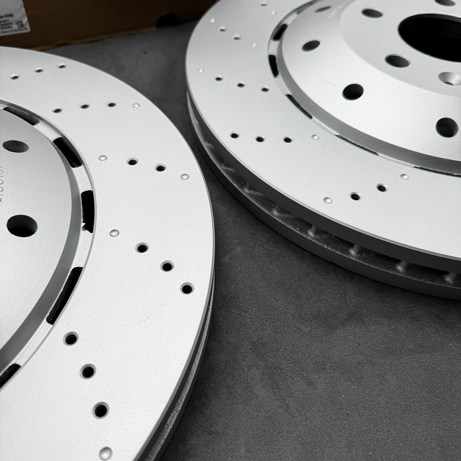 Audi R8 2013-2015 FRONT Brake disc P/N 420615301D