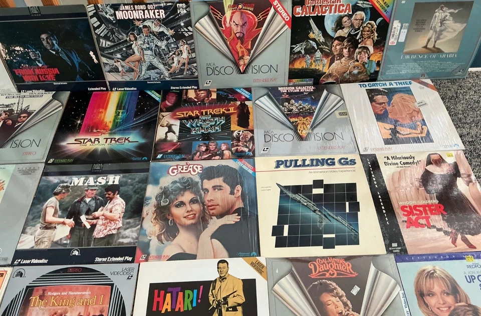 Lot of 30 Laserdisc LD Movies/Features -Disney, James Bond, Star Trek, Classics Foto 3 de 4