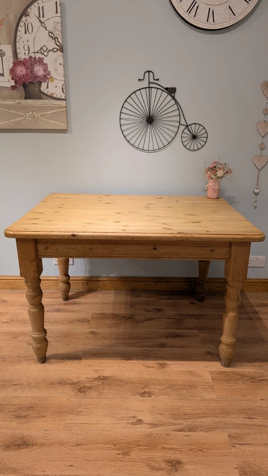Solid Pine Farmhouse Dining Table 4ft - Image 3 of 4