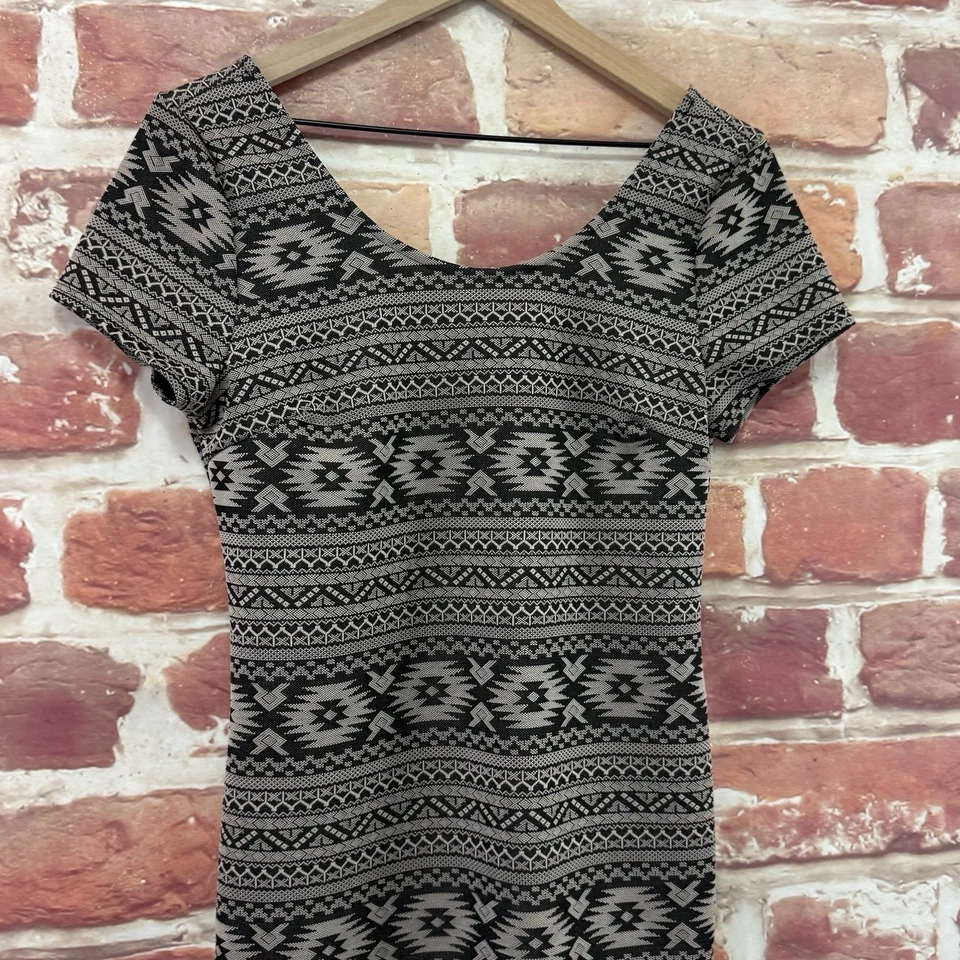 Soprano Dress Womens Large Gray Black Boho Aztec Knit Stretchy Knit Popover - Image 3 of 4