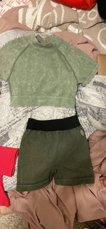 Free People And Bo + Camiseta Atlética Lote Talla Pequeña Prendas para el torso y Pantalones Cortos Foto 4 de 4