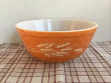 Pyrex Mixing Bowl # 403 Autumn Harvest Wheat Pattern Orange 2.5L EUC