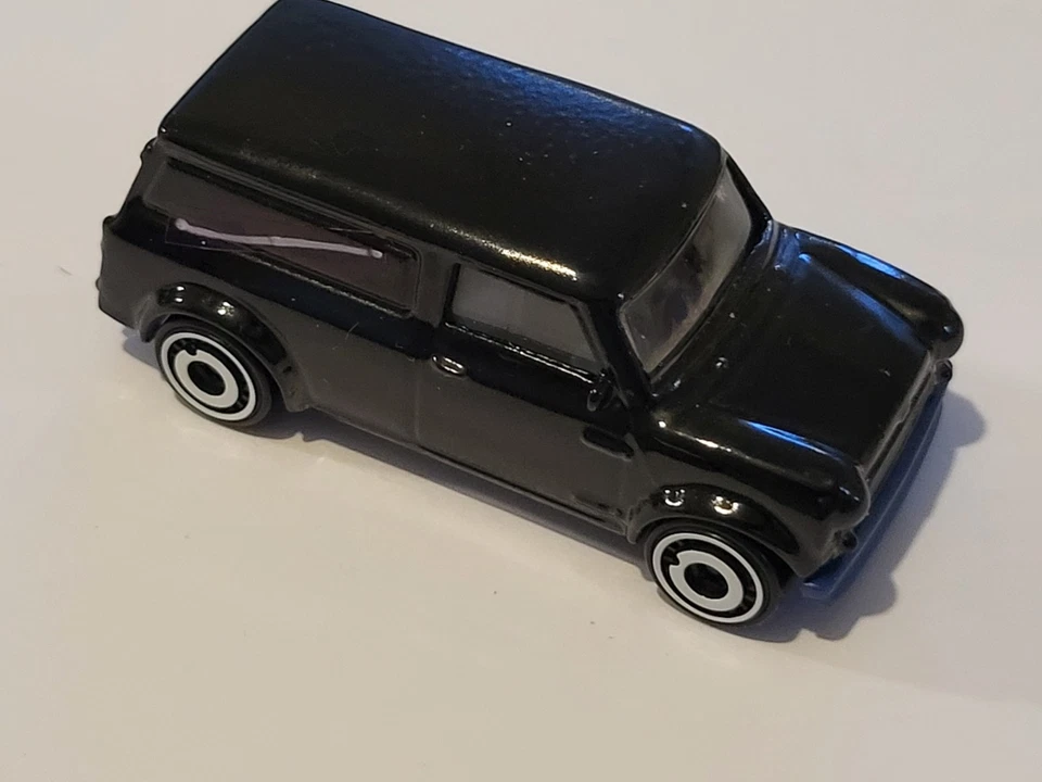 Hot Wheels obtén las imágenes que quieras en este 67 AUSTIN FÚNEBRE hecho a medida por encargo Foto 3 de 4