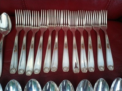 ménagère 37 pièces coquille métal argenté dlg Christofle ménagère 37 pièces coquille métal argenté dlg Christofle