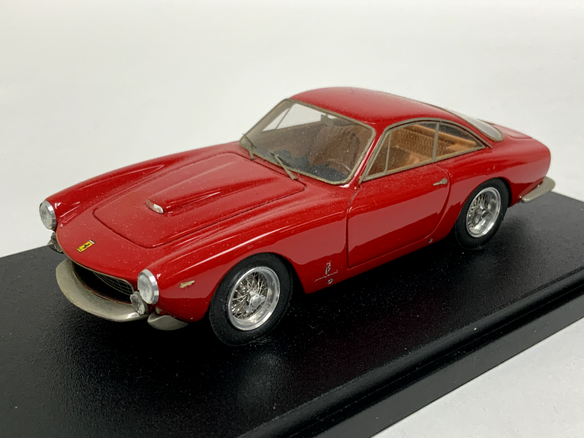 BBR フェラーリ　250 ルッソ　ストリート　1963 1/43 BBR Ferrari 250 Lusso from 1963 in Rosso Corsa Red