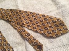 GEOFFREY BEENE SILK NECK TIE