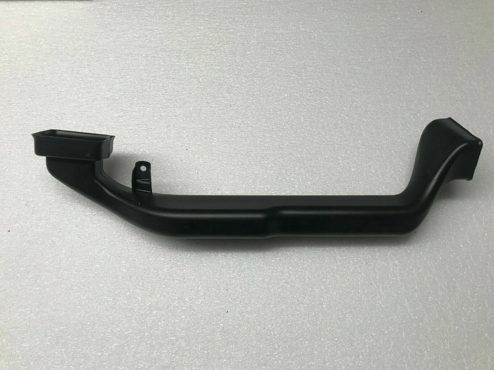 LAMBORGHINI AVENTADOR PASSENGER RIGHT DASHBOARD AIR DUCT OEM 470819384