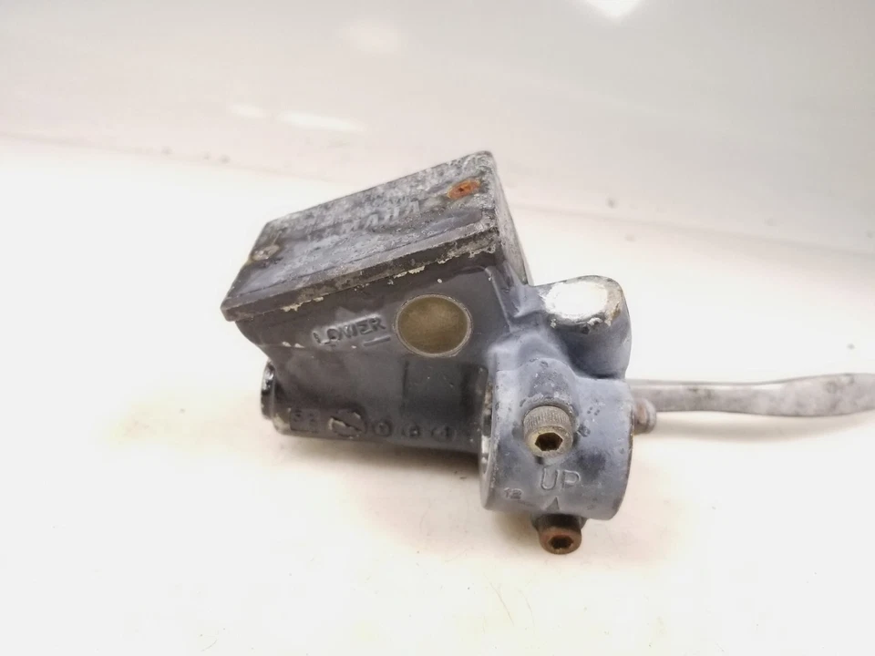 1978 78 Yamaha XS1100 Eleven Front Brake Master Cylinder Free Shipping - Image 4 of 4