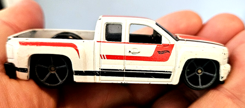 Hot Wheels CHEVY SILVERADO Loose diecast really got around town