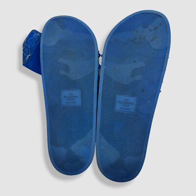 NWT Valentino Garavani Men Blue V Logo Rockstud Pool Slide Sandal Shoes Size 9 $425 Valentino Garavani Men Blue V Logo Rockstud Pool Slide  main image 2