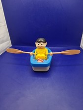 ZC428: Vintage Windup Plastic Toy Row Boat VGC Grab A Shelf
