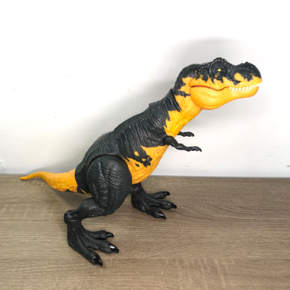 Jurassic Park '93 Classic Tyrannosaurus Rex Off-Road Tracker Pack
