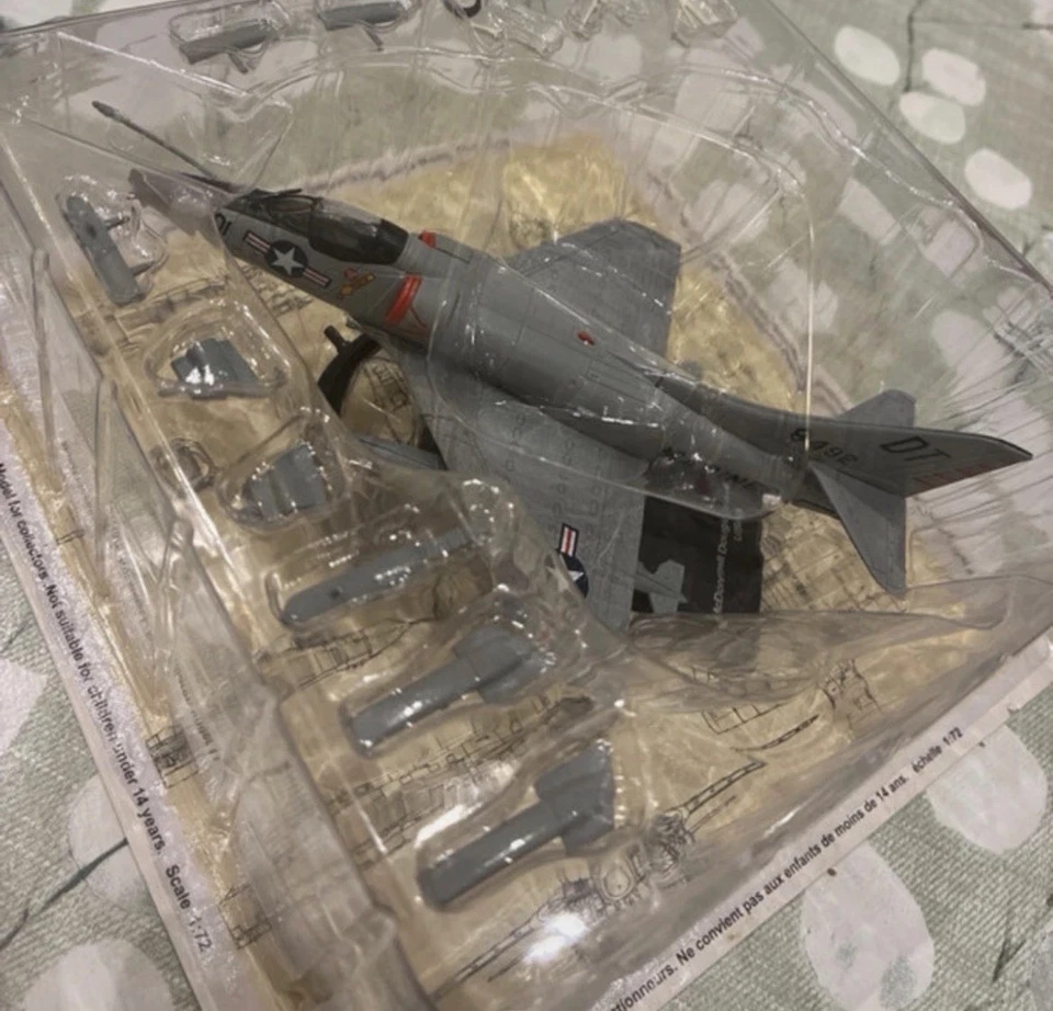 douglas McDonnell Douglas A-4C Skyhawk USA avion militaire miniature 1:72 gris - Photo 3/4
