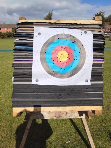 Archery Foam Target Boss 90cmx90cmx30cm - Picture 2 of 3