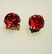 14k Solid Y Gold Stud Earrings 5.5mm Natural Red Mozambican Garnet