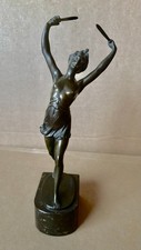 Bronze-Tänzerin mit Kurzschwertern - signiert O. Hoffmann - um 1910