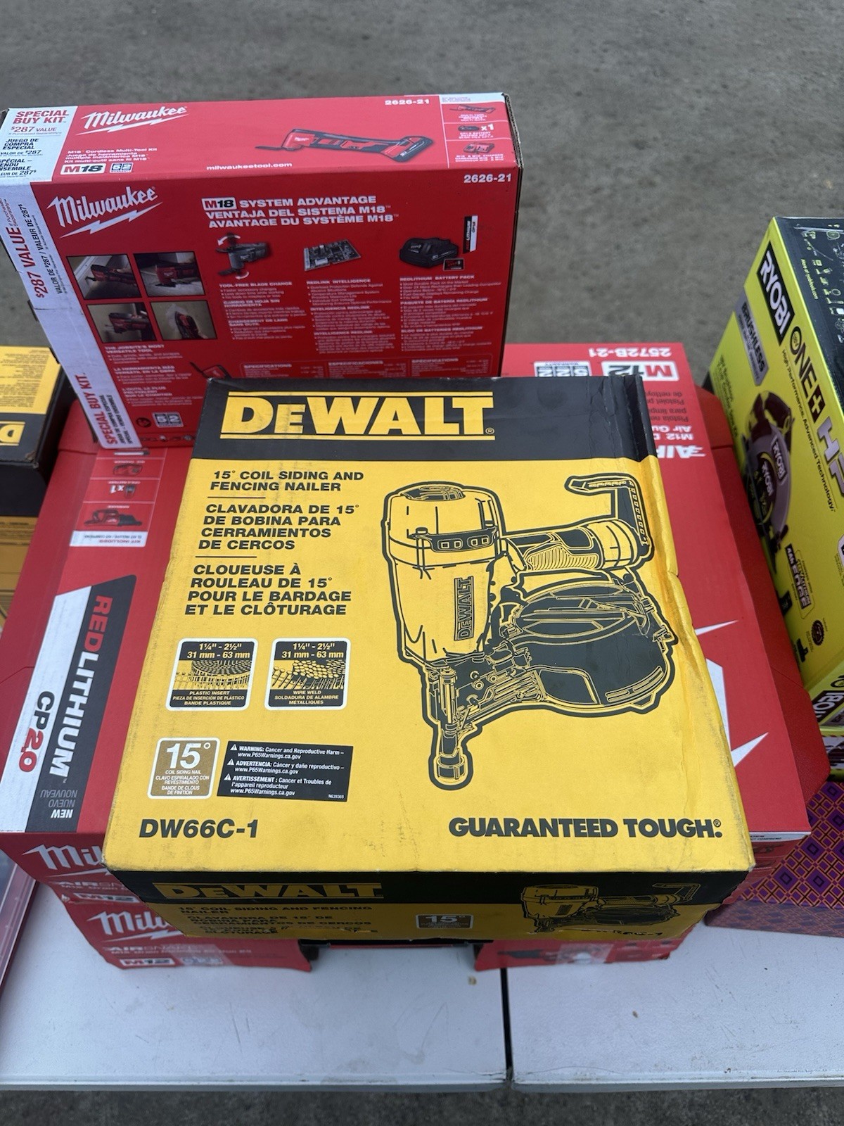 DEWALT DW66C-1 Pneumatic 15-Degree Coil Siding Nailer FREE SHIPPING