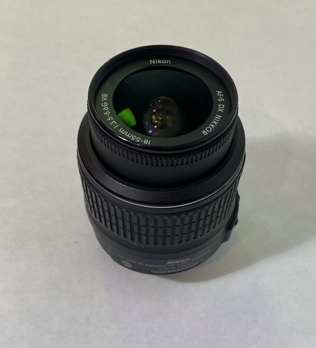 Nikon AF-S NIKKOR 18-55mm f/3.5-5.6G DX SWM VR Aspherical Camera Lens - Picture 1 of 4