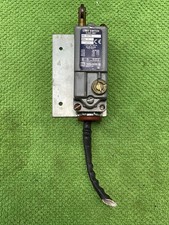 SQUARE D 9007-AW38 SER.A LIMIT SWITCH 10A, 600VAC, 9007AW38