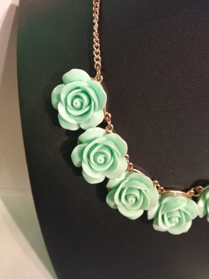 Conjunto de collar babero flor tallada verde menta 16" + extensor y pendientes - LEER ST009 Foto 2 de 4