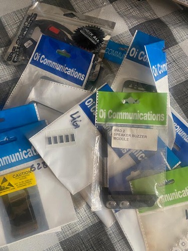 MIXED BOX OF MOBILE PHONE TABLET SPARE PARTS JOBLOT - Zdjęcie 2 z 4