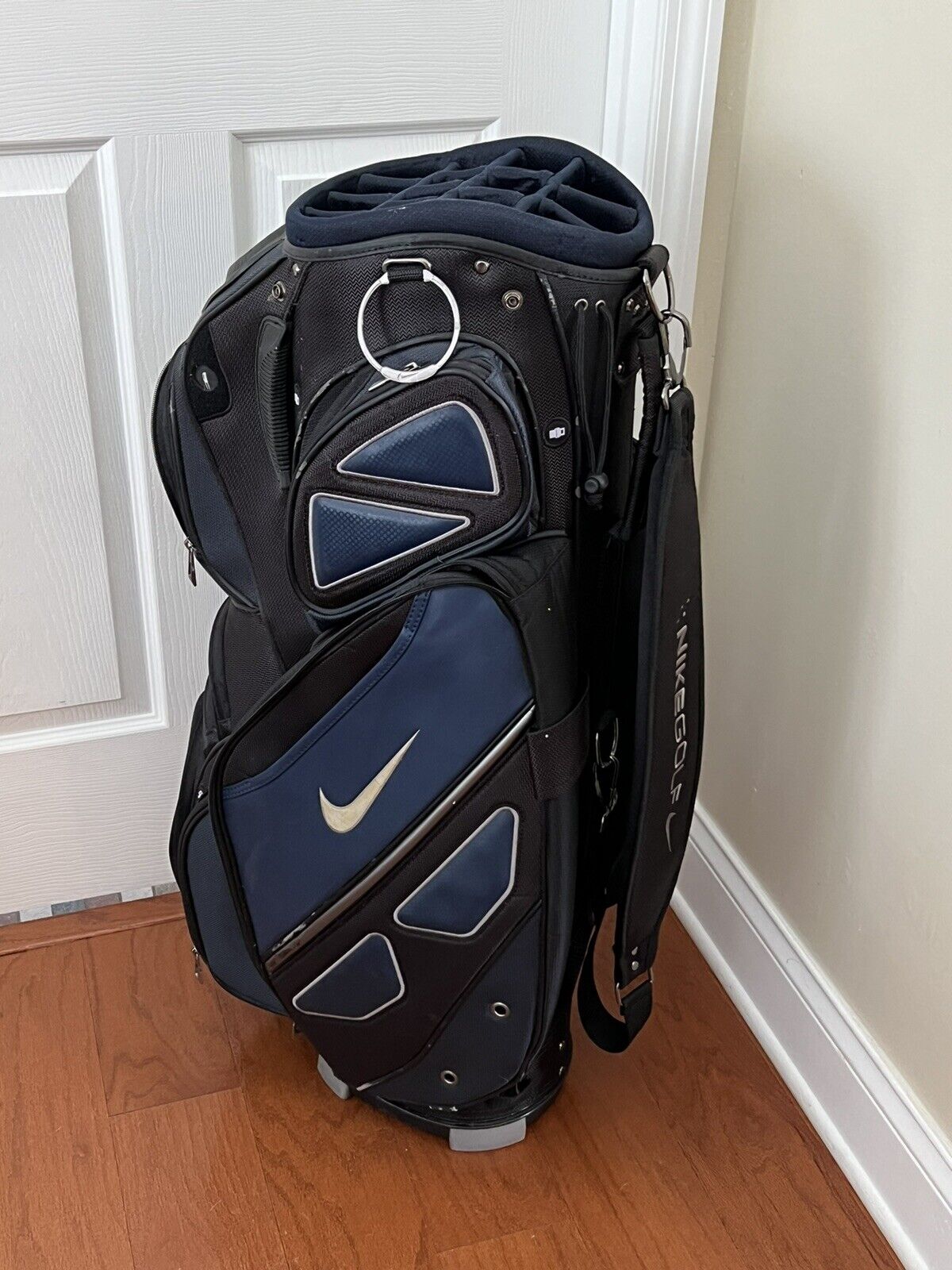 Nike Golf Standup Cart Golf Bag Black/Blue 14 Way Divider with Rain Cover