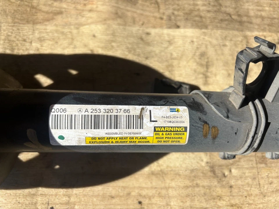 AMORTIGUADOR PUNTAL DELANTERO DERECHO E IZQUIERDO MERCEDES BENZ GLC300 OEM 16-20 Foto 4 de 4