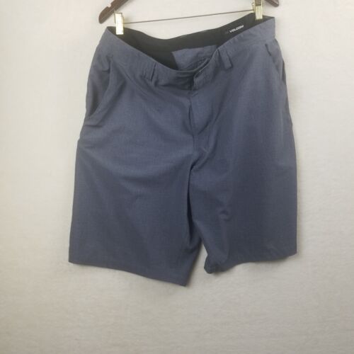 Volcom graue Bermuda Freizeitshorts für Herren Größe 36 flache Vorderseite neu ohne Etikett feuchtigkeitsableitender Stoff - Bild 3 von 15