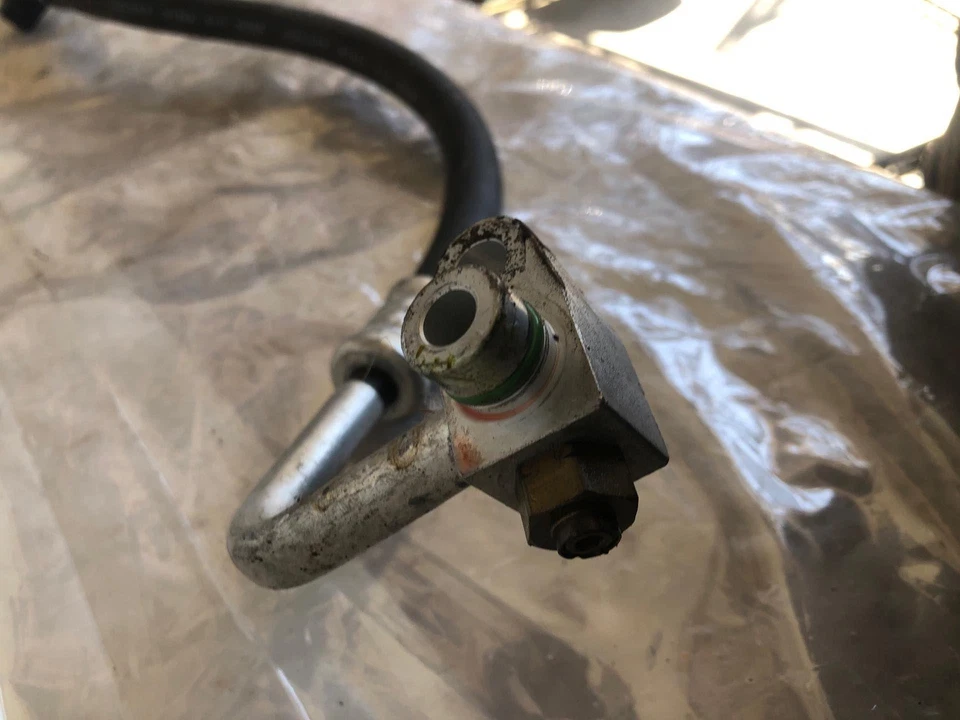 2002 NISSAN XTERRA SE Air Conditioner Refrigerant Discharge Hose 3.3 Liters - Image 4 of 4