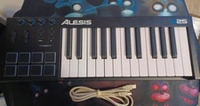 Alesis V25 USB MIDI Keyboard Controller 25 Key, 8 Pressure-Sensitive Pads +Cable