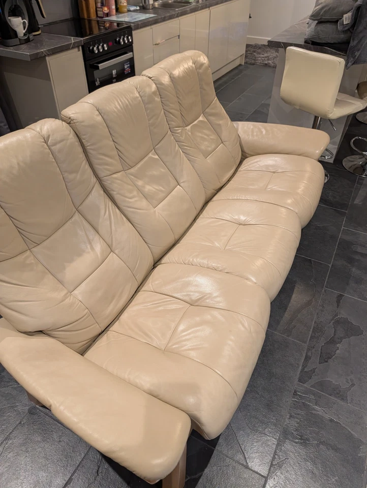 Stressles 3 Seater Windsor Recliner Leather Sofa - Image 2 of 4